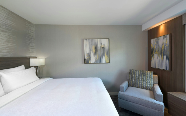 Courtyard by Marriott Edgewater NYC Area