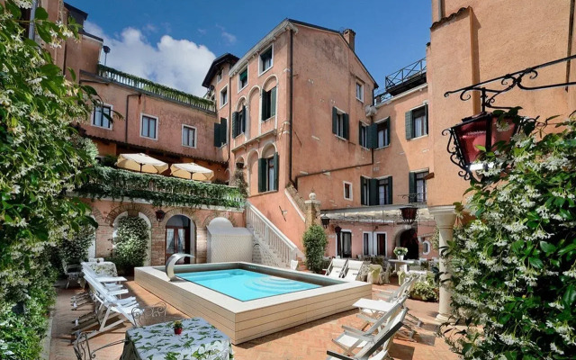 Venice Roulette Hotel