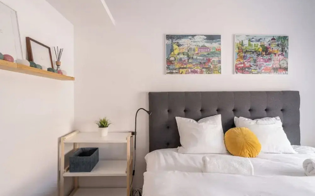 RentPlanet - Apartament Nowowiejska