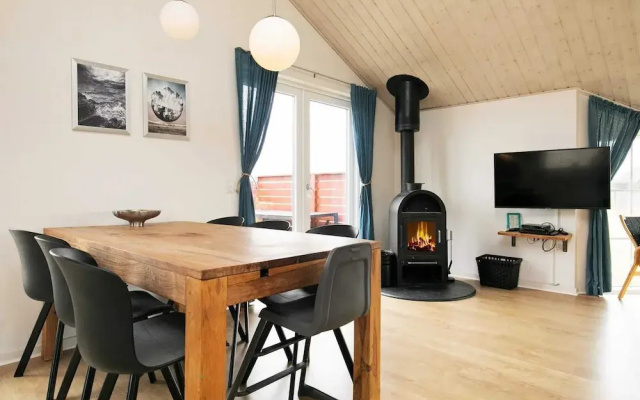 Picturesque Holiday Home in LÃ¸kken near Sea