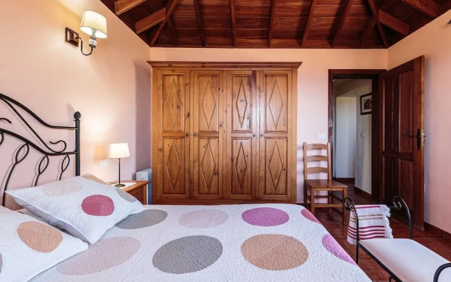 Casa Rural Los Hondos by Isla Bonita