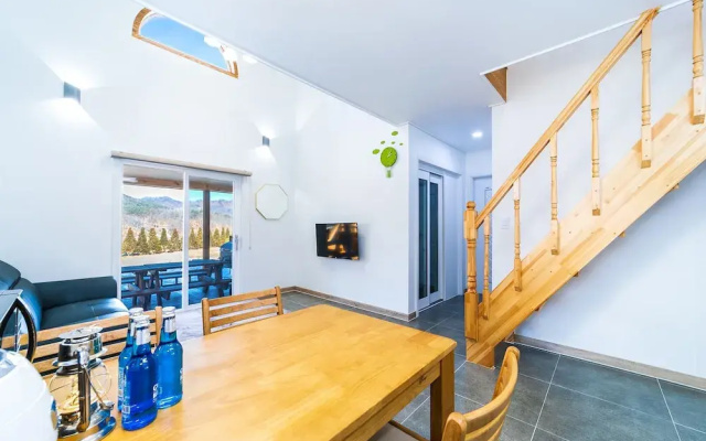 Hyovely House
