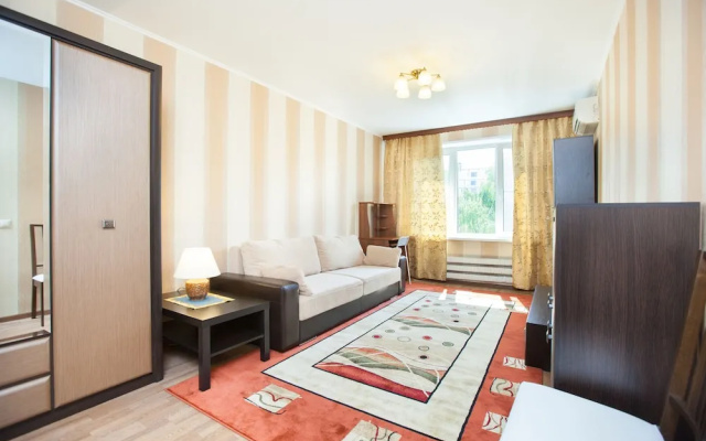 Busines Brusnika Apartment Tyoply Stan