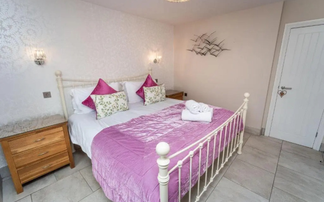 Bridge House Apartment 1