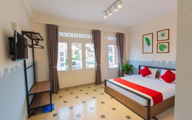 Oyo 569 Z Hotel