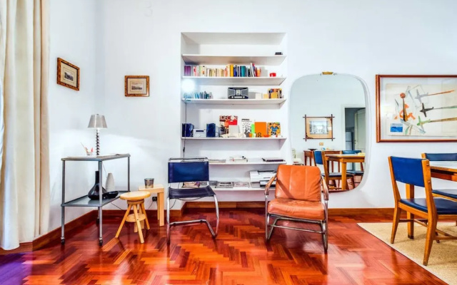 Well Decorated Flat With Amazing Central Location!