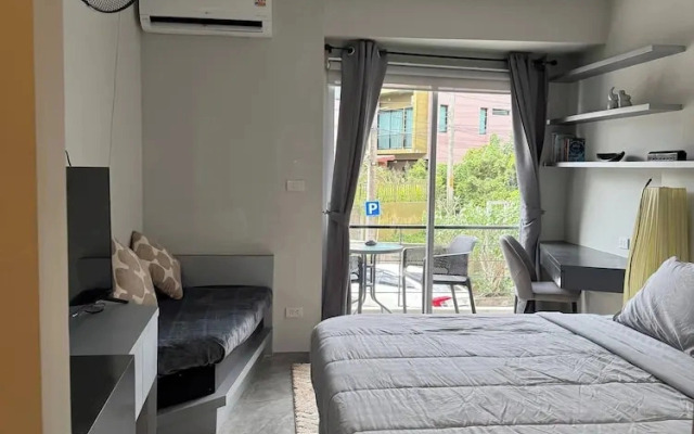 Charming 1-bedroom Apartment Near Bangrak Beach