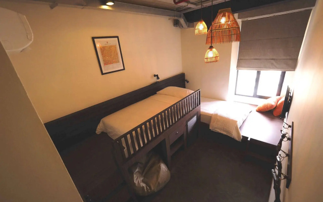 Chao Hostel