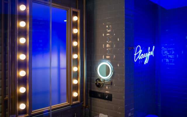 Hotel Indigo Phuket Patong вид на фасад