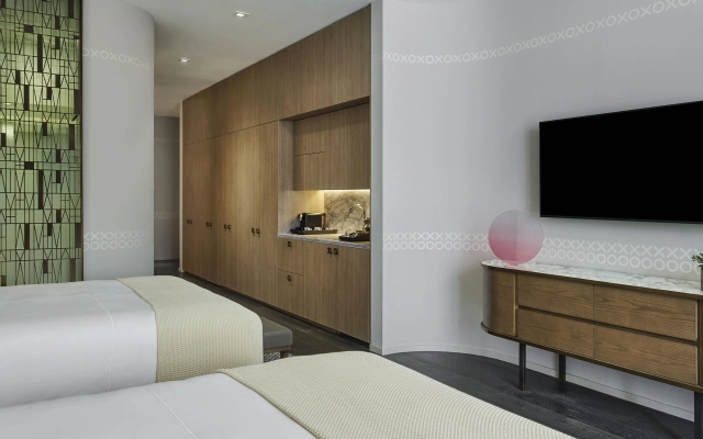 SLS LUX Brickell