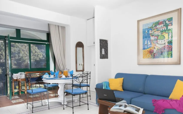 Relaxing Positano