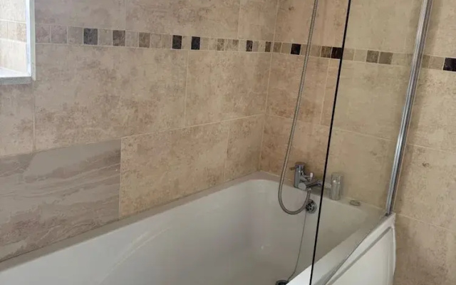 Close Central London 2 bed Flat Sleeps 4
