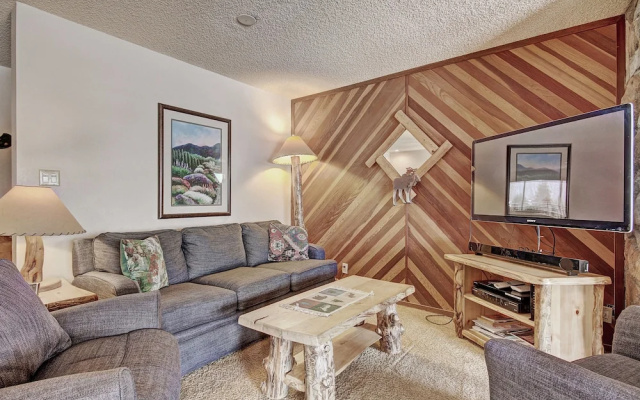 221 Cinnamon Ridge I 2 Bedroom Condo by RedAwning