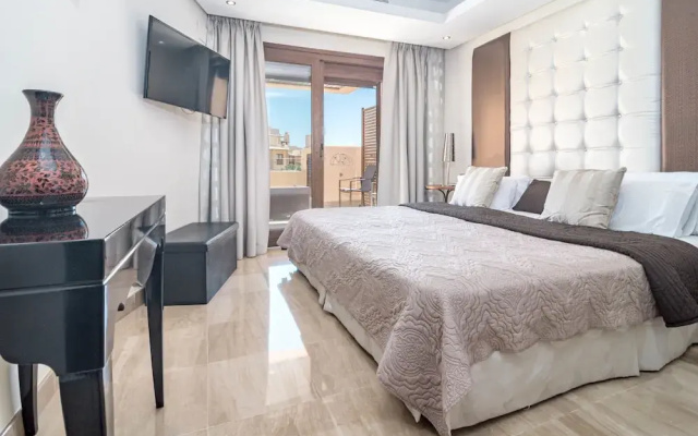 Bp7c.2a Beachfront Penthouse With Private Pool