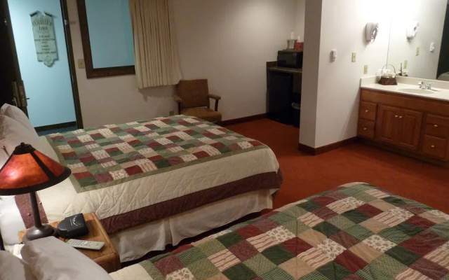 Riverbank Lodge