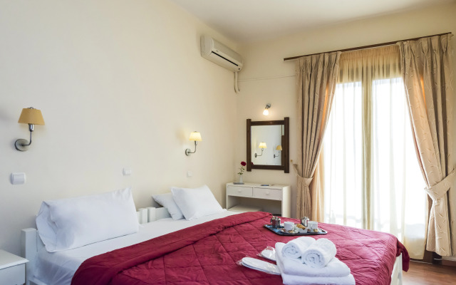 Akrogiali Hotel