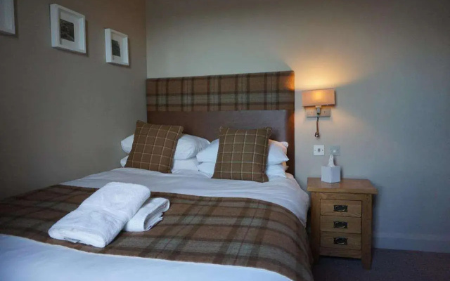 Lochside hotel