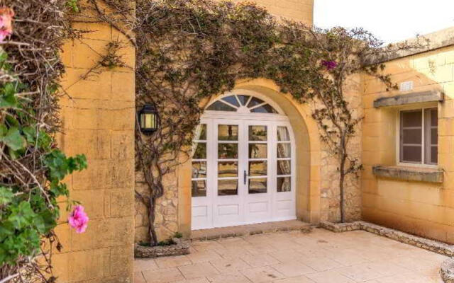 Отель Villagg Tal Fanal Мальта, Гасри - отзывы, цены и фото номеров - забронировать отель Villagg Tal Fanal онлайн вид на фасад