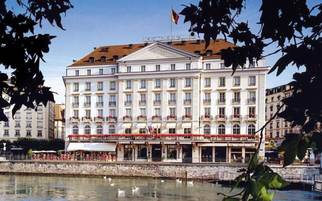 Отель Four Seasons Hotel des Bergues Geneva Швейцария, Женева - отзывы, цены и фото номеров - забронировать отель Four Seasons Hotel des Bergues Geneva онлайн вид на фасад