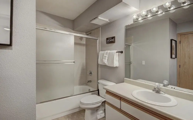 C212 Cinnamon Ridge 2 Bedroom Condo by RedAwning