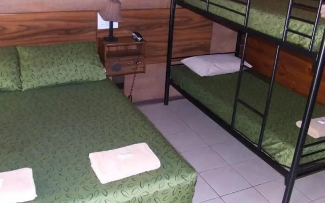 Territory Manor Motel & Caravan Park