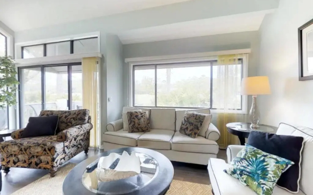 280 Turnberry Village