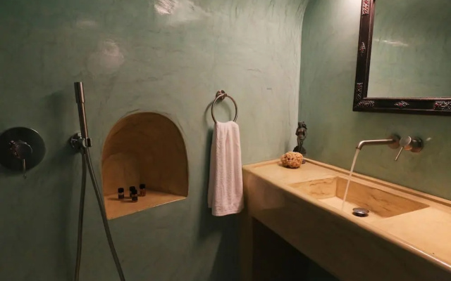 The Commander s Cave