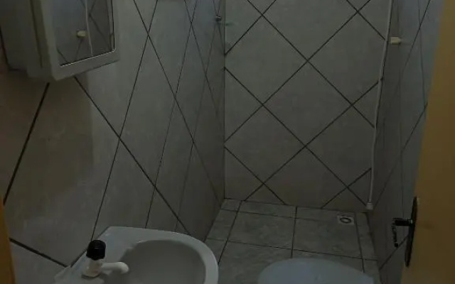 Apartamento com churrasqueira, ótima localização.