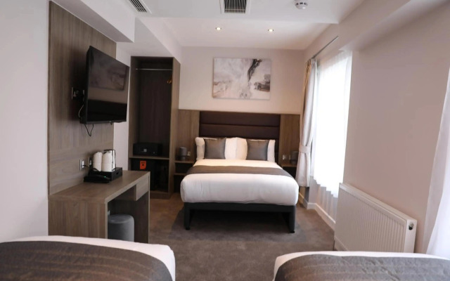 Reem Hotel