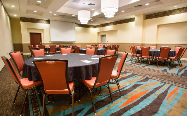 Drury Inn & Suites Columbus Grove City