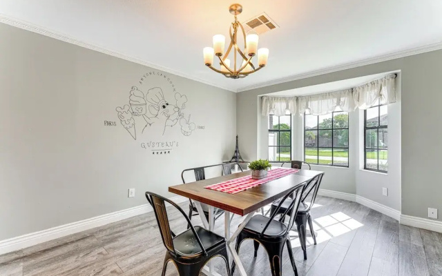 Disney-themed Home: Swim, BBQ & Explore Kissimmee!