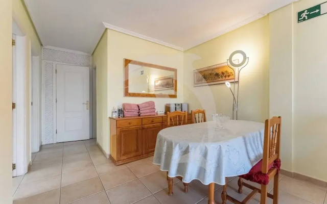 El Médano Apartment With Pool and Garden Views