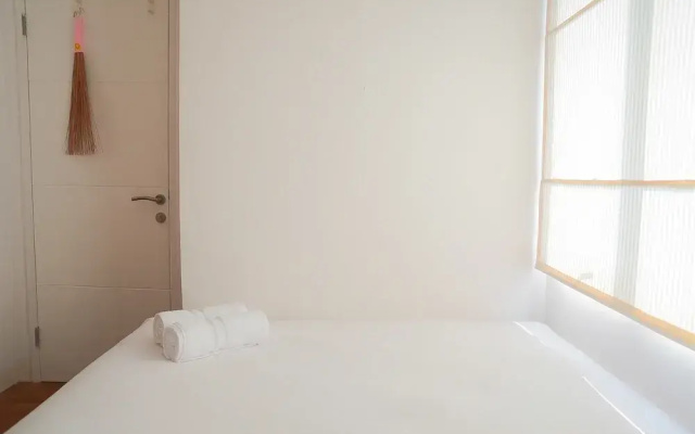 Pool View 2BR with Sofa Bed Bassura City Apartment