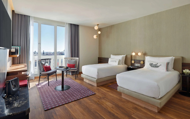 Отель Hyatt Centric Gran Via Madrid