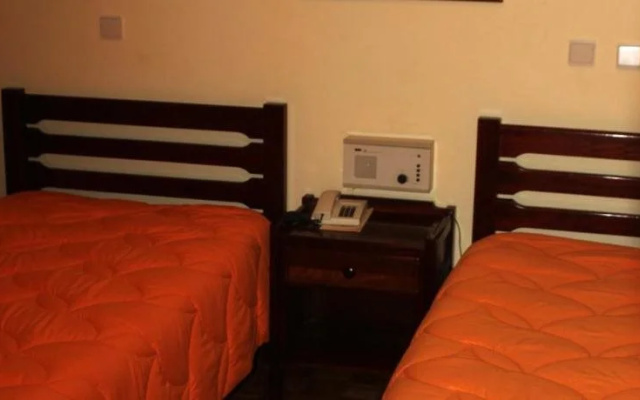Hotel Dom Leal