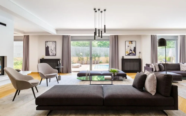 Eos Urban Villa by Upstreet