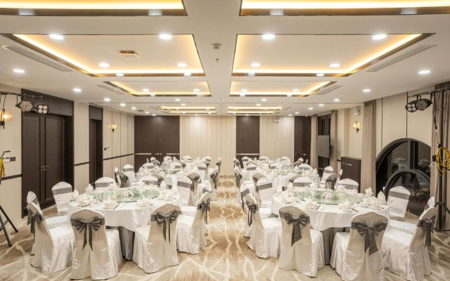 Iconique Hotel Nha Trang