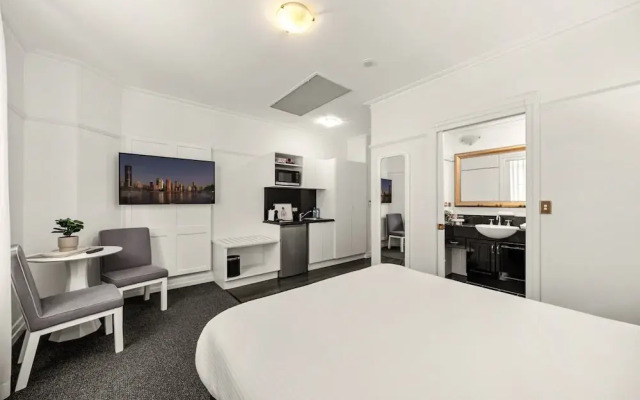 Studio Stay in Brisbane CBD Hotel Building