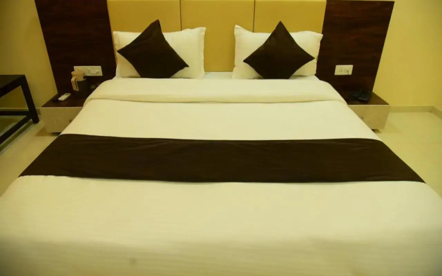 Hotel  Savera Palace
