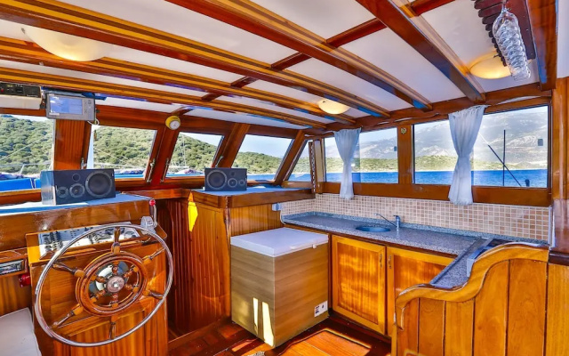 Dilara Boat