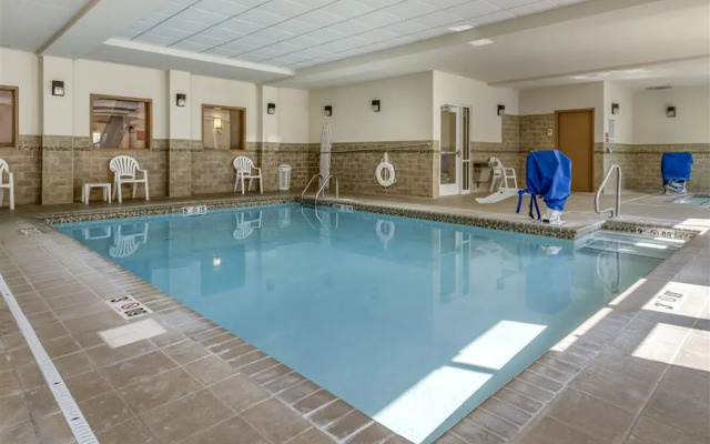 Comfort Suites Dover University Area