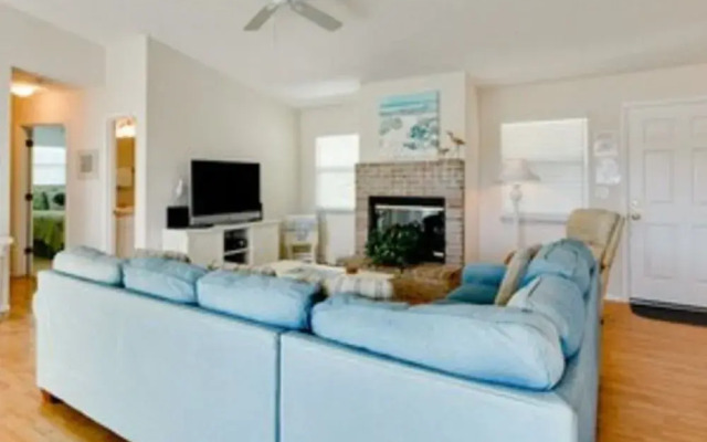 Holly Hideaway