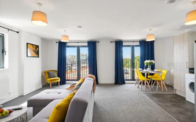 New Private Apartment Building Minutes From Heathrow