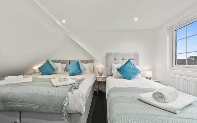 Rochfords Serviced House with 5 Bedrooms