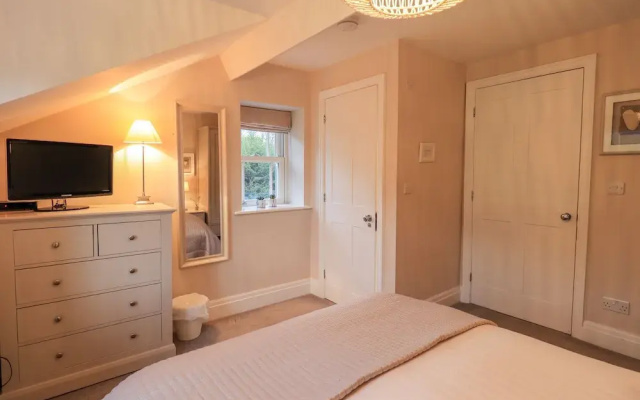 Honeywood House