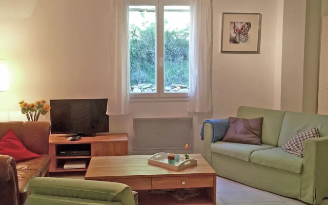 Spacious Villa in Aups With Swimming Pool