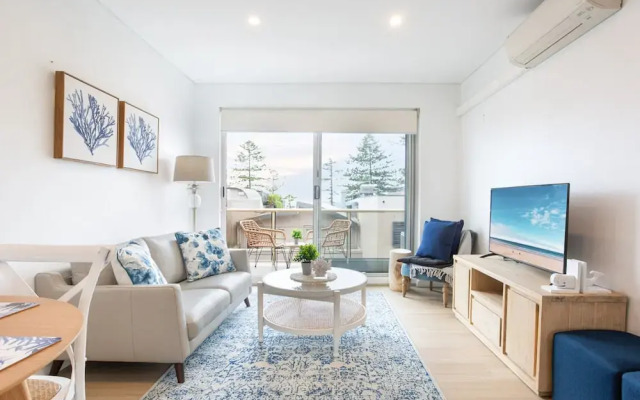 Madecomfy Trendy Apartment on Dee Why Beach