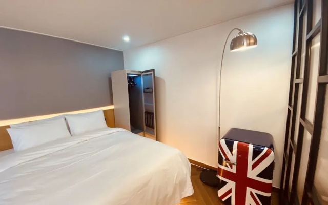 The Leeds Hotel