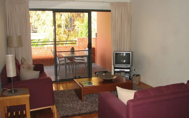 City Escape 2BD in Adelaides East End 1