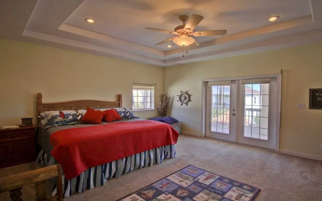 Adventura House 3 Bedroom Home by Redawning